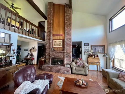 14 Hahn Road Omak WA 98841