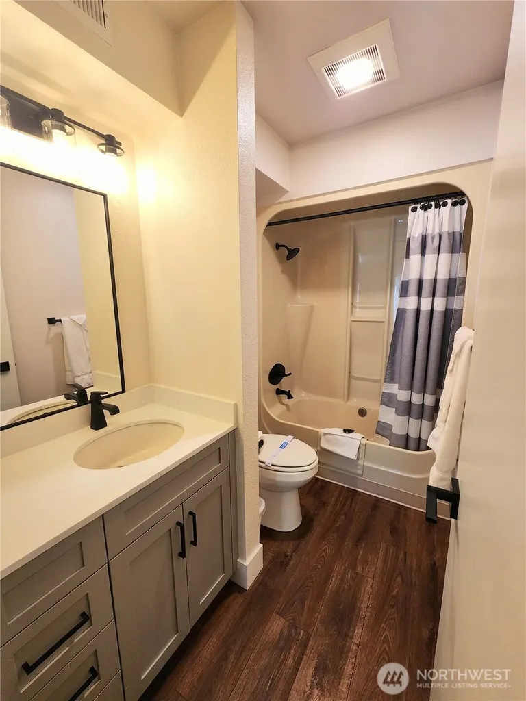 1 Lodge 601-h Manson WA 98831