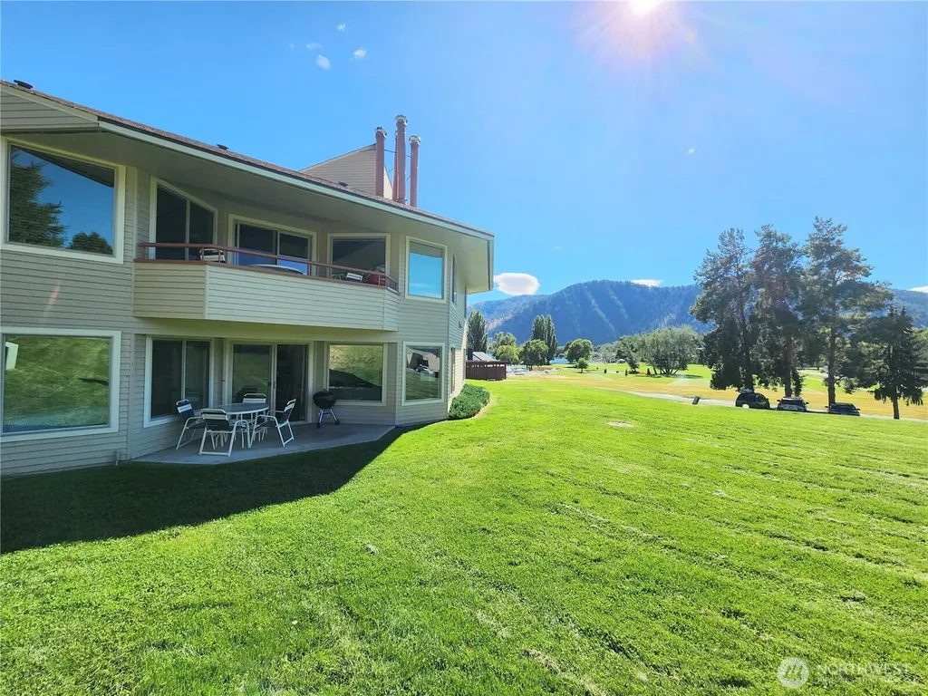 1 Lodge 601-e Manson WA 98831