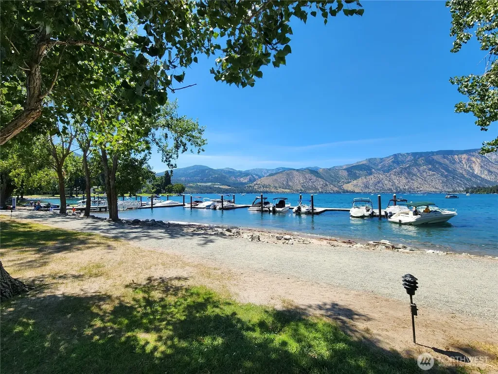 1 Lodge 601-e Manson WA 98831