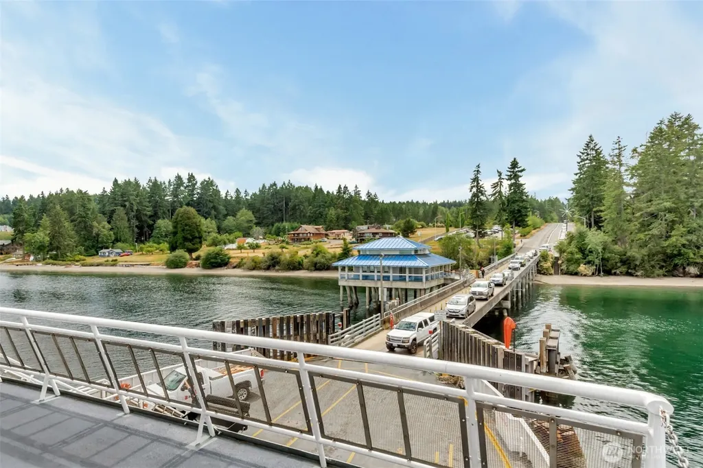 10115 Edgewood Drive Anderson Island WA 98303