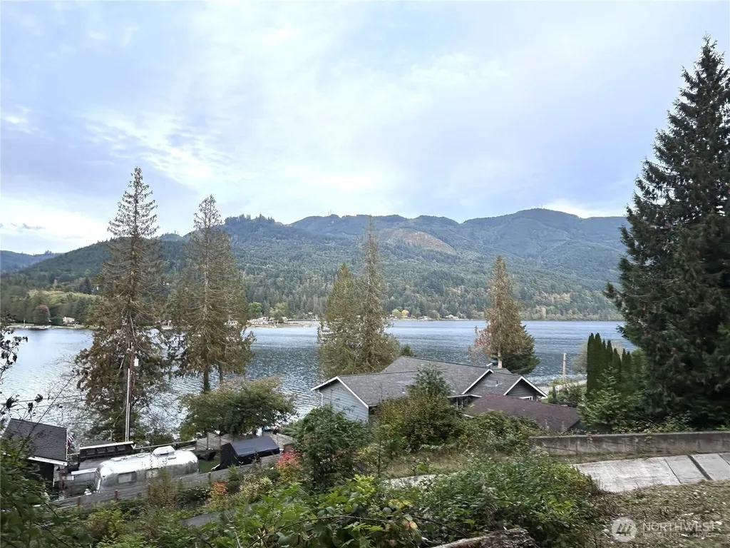 715 Samish Heights Lane Bellingham WA 98229