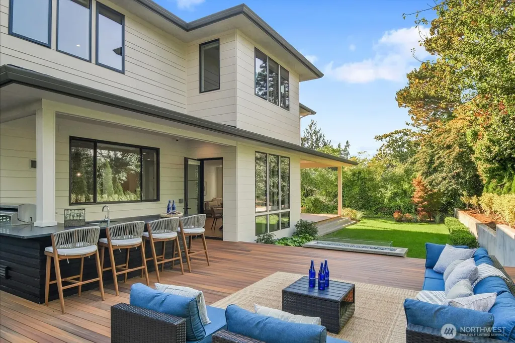 5632 NE 55th Street Seattle WA 98105