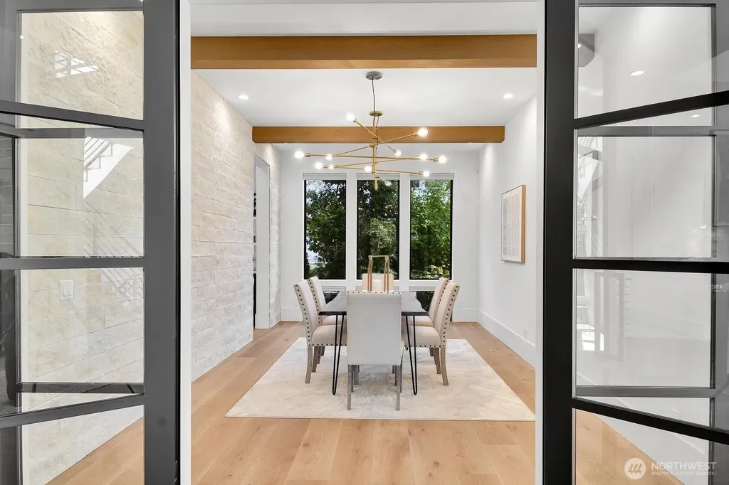 5632 NE 55th Street Seattle WA 98105
