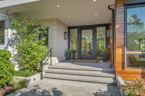 5632 NE 55th Street Seattle WA 98105