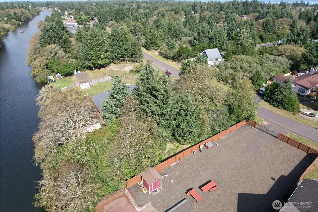 697 Island Circle SE Ocean Shores WA 98569