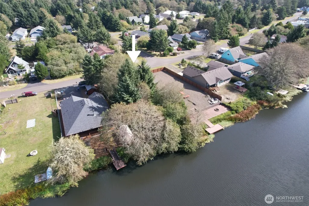 697 Island Circle SE Ocean Shores WA 98569
