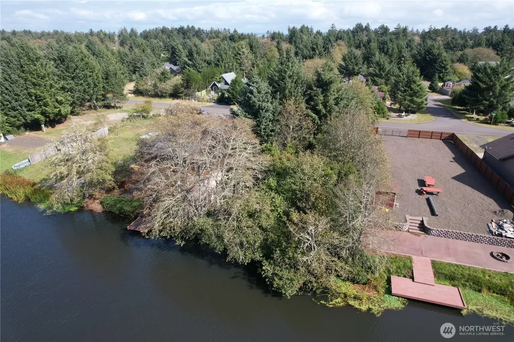 697 Island Circle SE Ocean Shores WA 98569