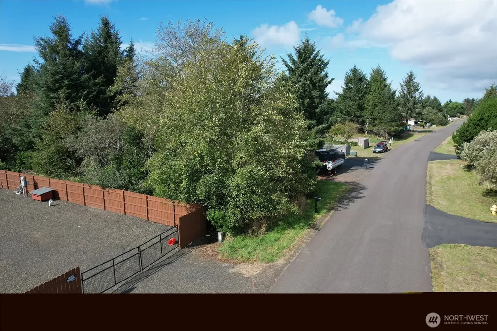 697 Island Circle SE Ocean Shores WA 98569
