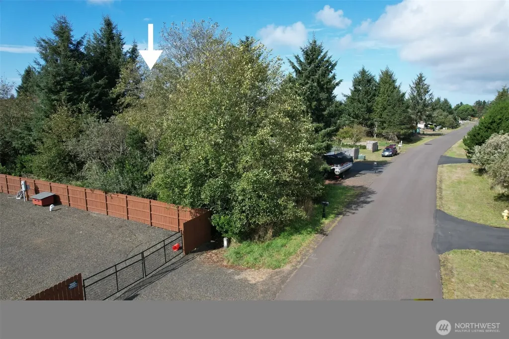 697 Island Circle SE Ocean Shores WA 98569
