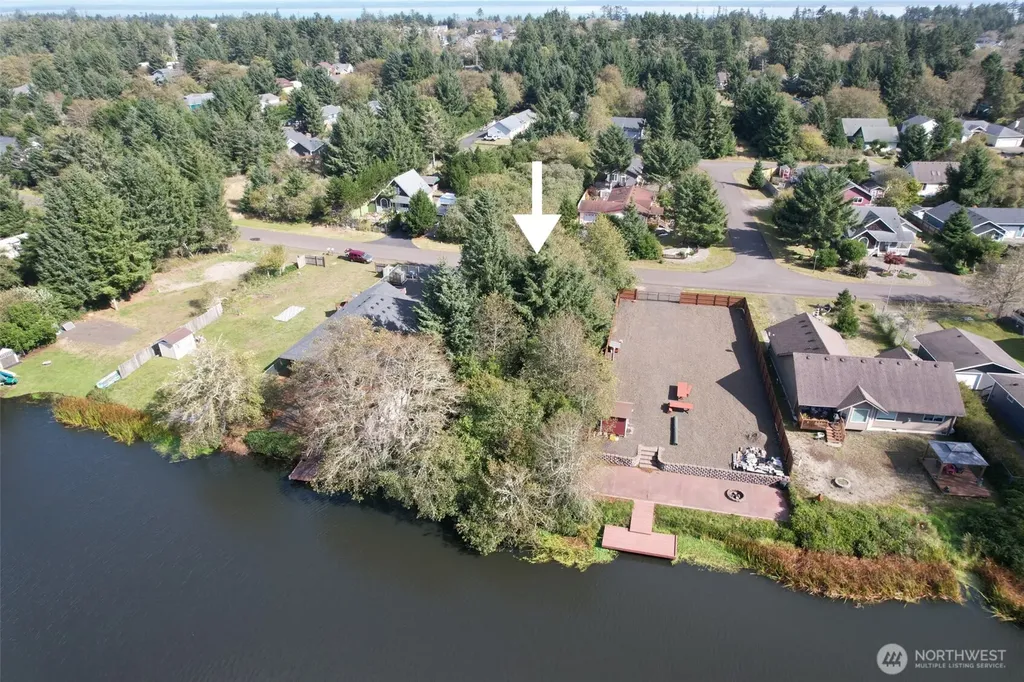 697 Island Circle SE Ocean Shores WA 98569