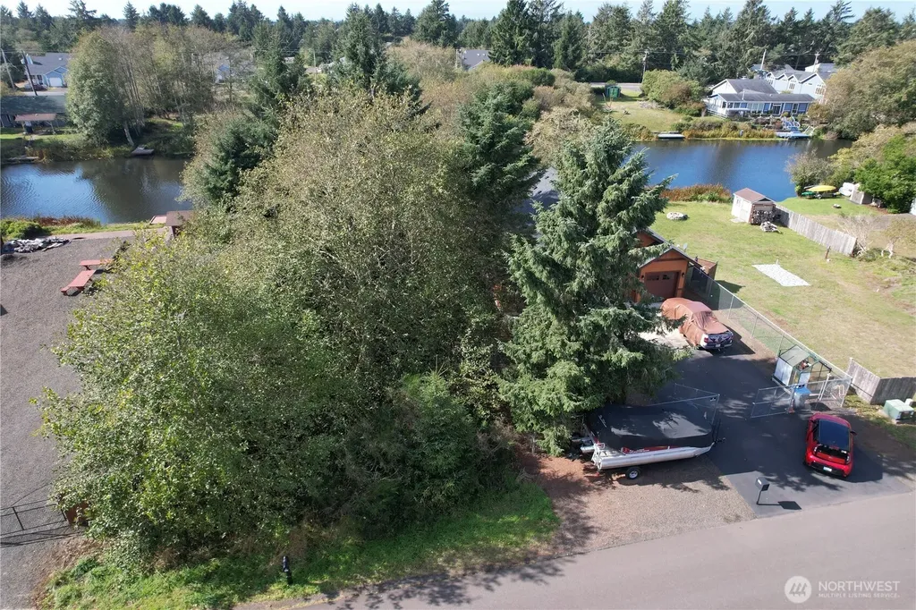 697 Island Circle SE Ocean Shores WA 98569
