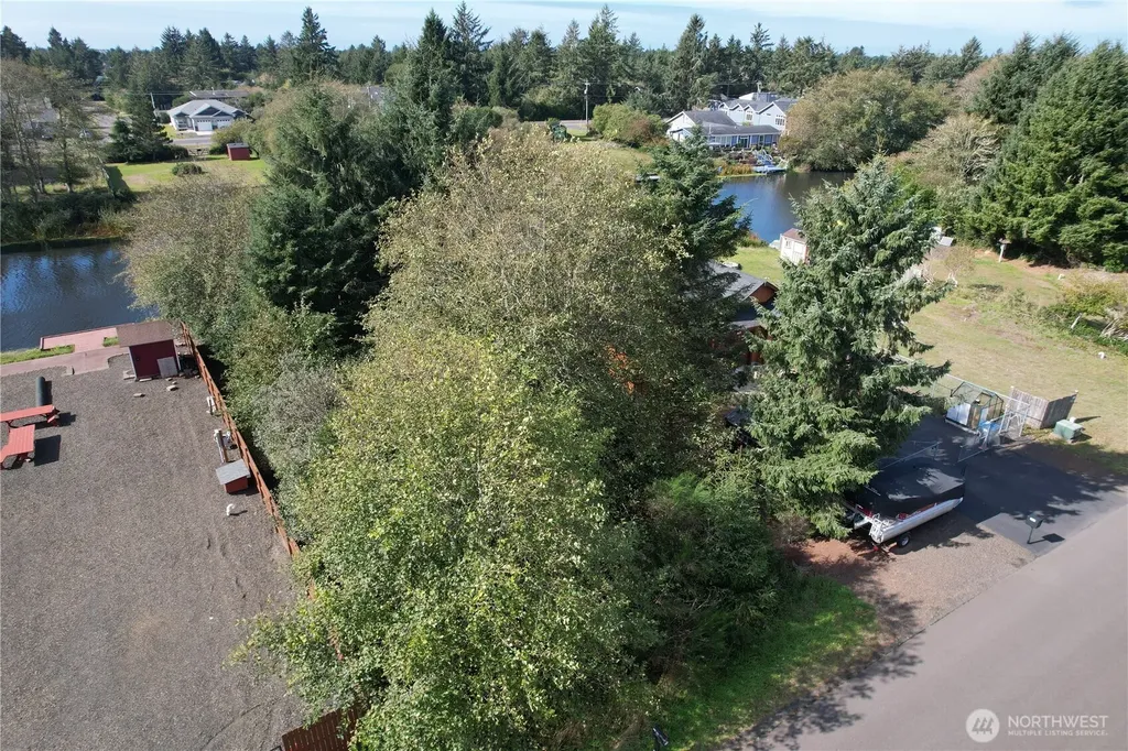 697 Island Circle SE Ocean Shores WA 98569