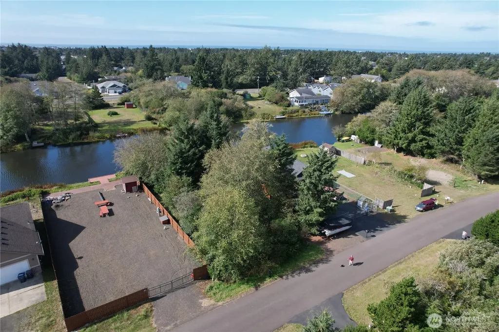 697 Island Circle SE Ocean Shores WA 98569