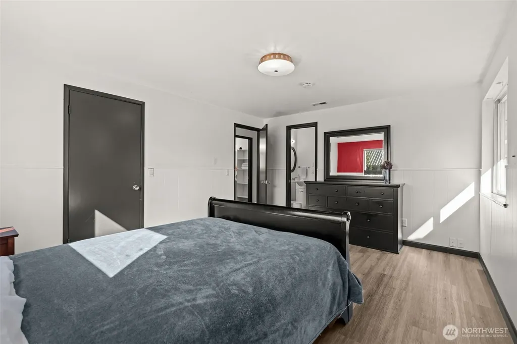 343 4th Street SE Puyallup WA 98372