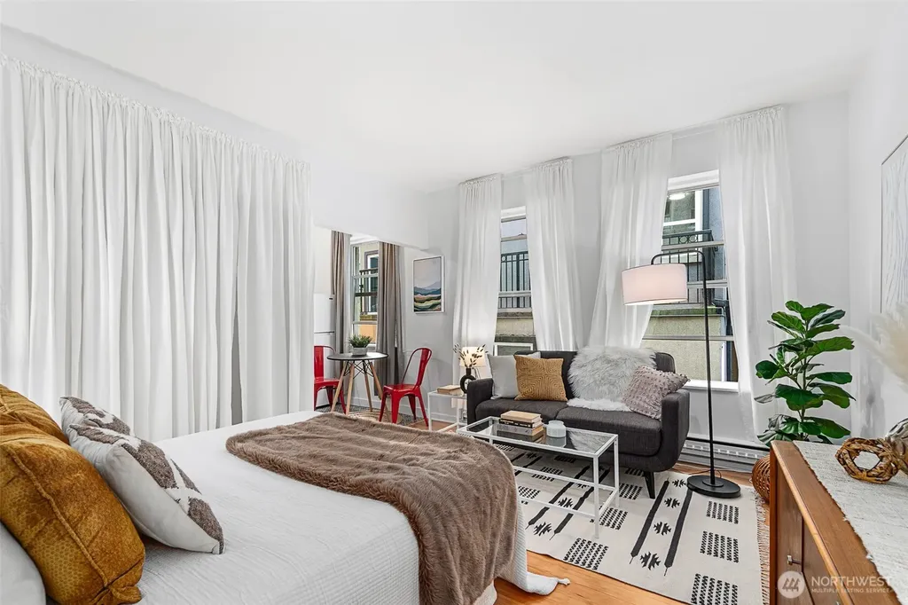 7 Harrison Street Seattle WA 98109