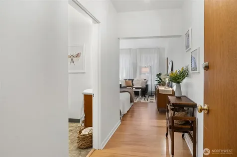 7 Harrison Street Seattle WA 98109