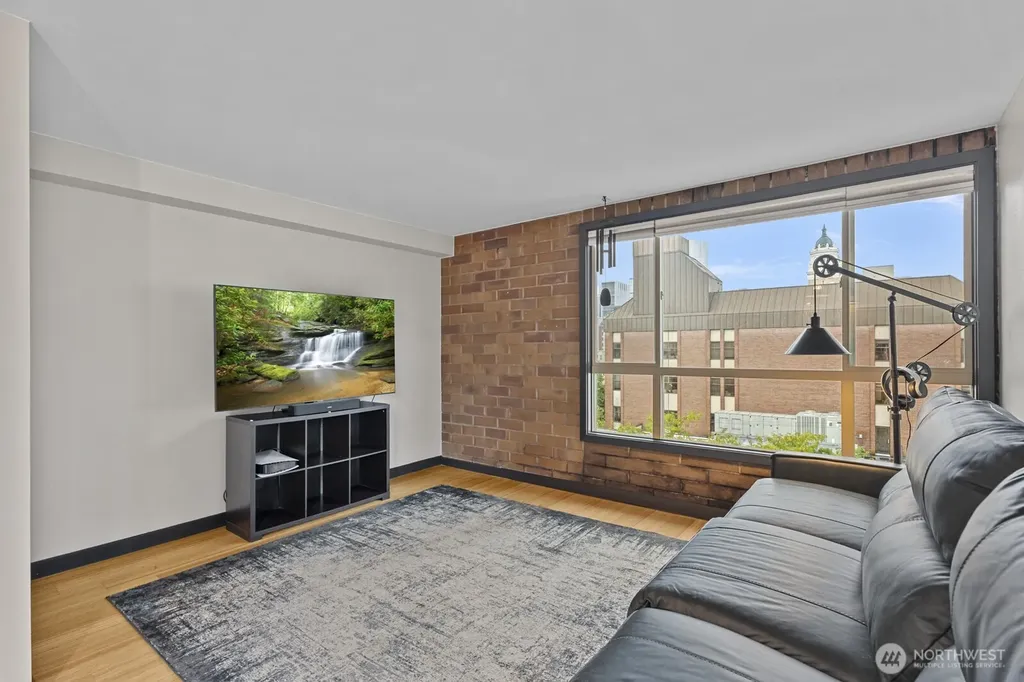 905 Cherry Street Seattle WA 98104