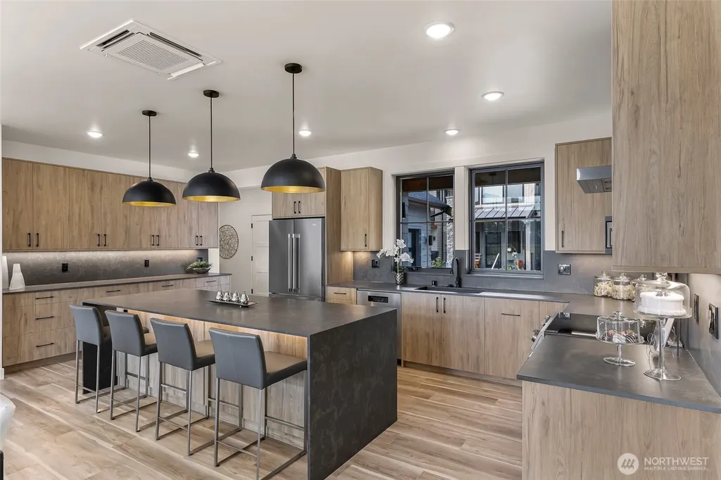 231 Skipping Stone Loop Lynden WA 98264