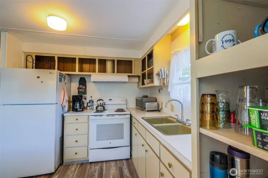 2446 S Pleasant Drive Westport WA 98595