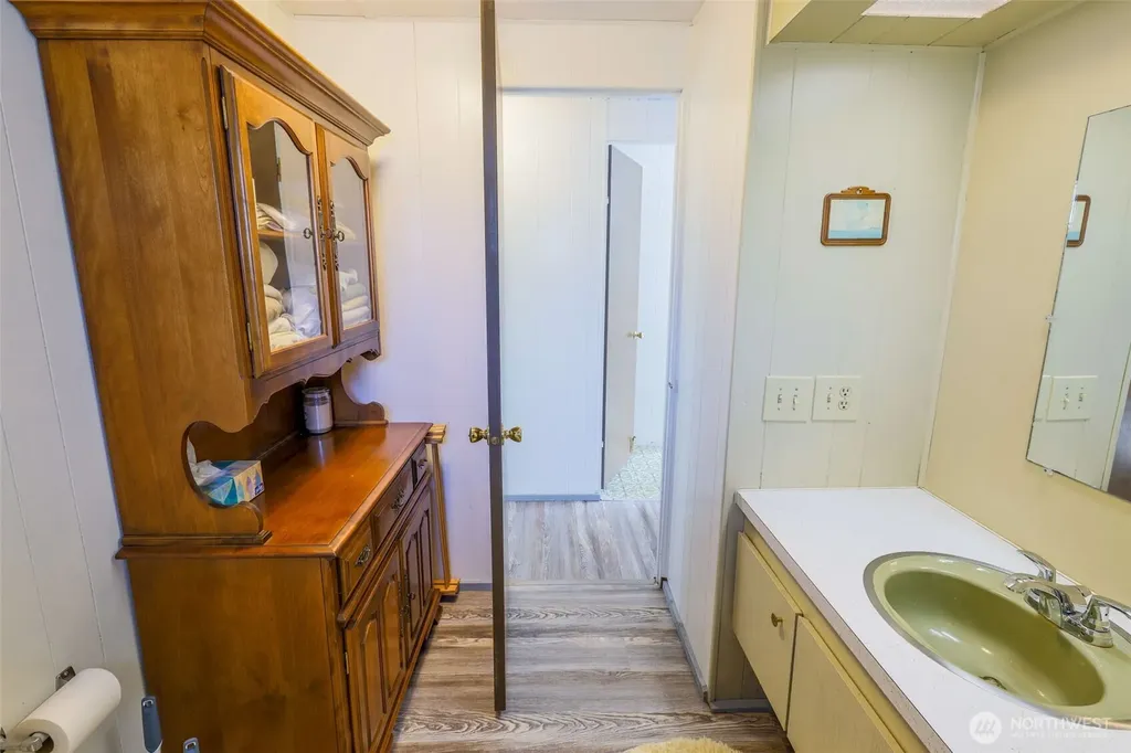 2446 S Pleasant Drive Westport WA 98595