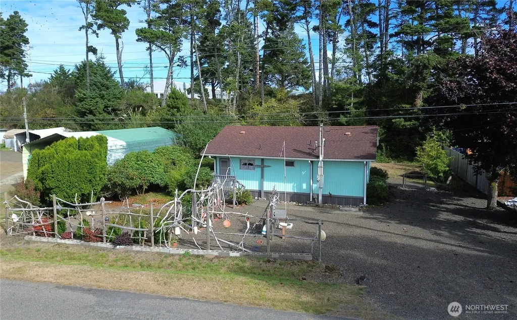 2446 S Pleasant Drive Westport WA 98595
