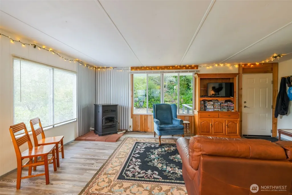 2446 S Pleasant Drive Westport WA 98595