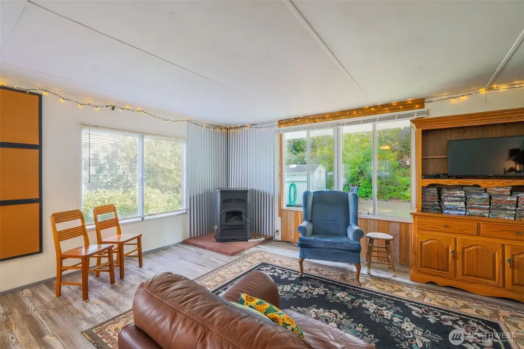 2446 S Pleasant Drive Westport WA 98595