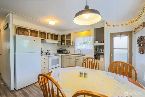 2446 S Pleasant Drive Westport WA 98595