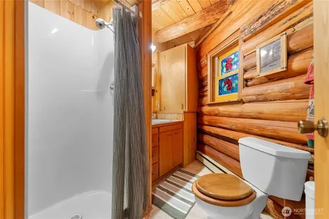26 Mercer Road Mazama WA 98833