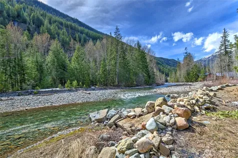 26 Mercer Road Mazama WA 98833