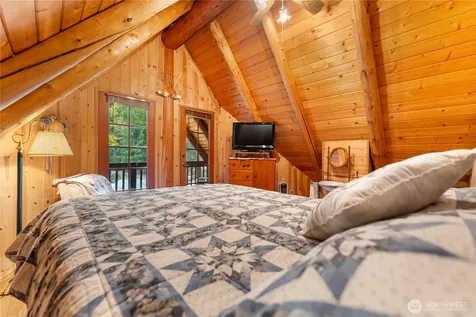 26 Mercer Road Mazama WA 98833