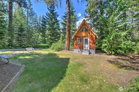 26 Mercer Road Mazama WA 98833