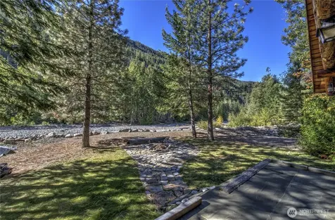 26 Mercer Road Mazama WA 98833