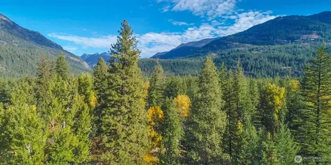 26 Mercer Road Mazama WA 98833