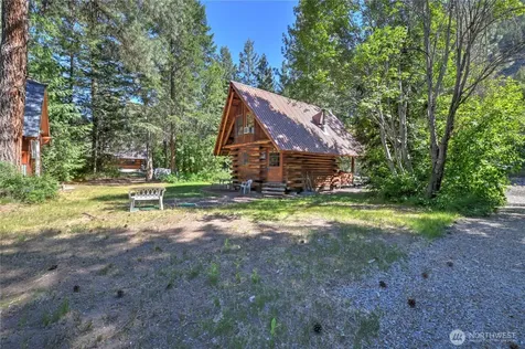 26 Mercer Road Mazama WA 98833