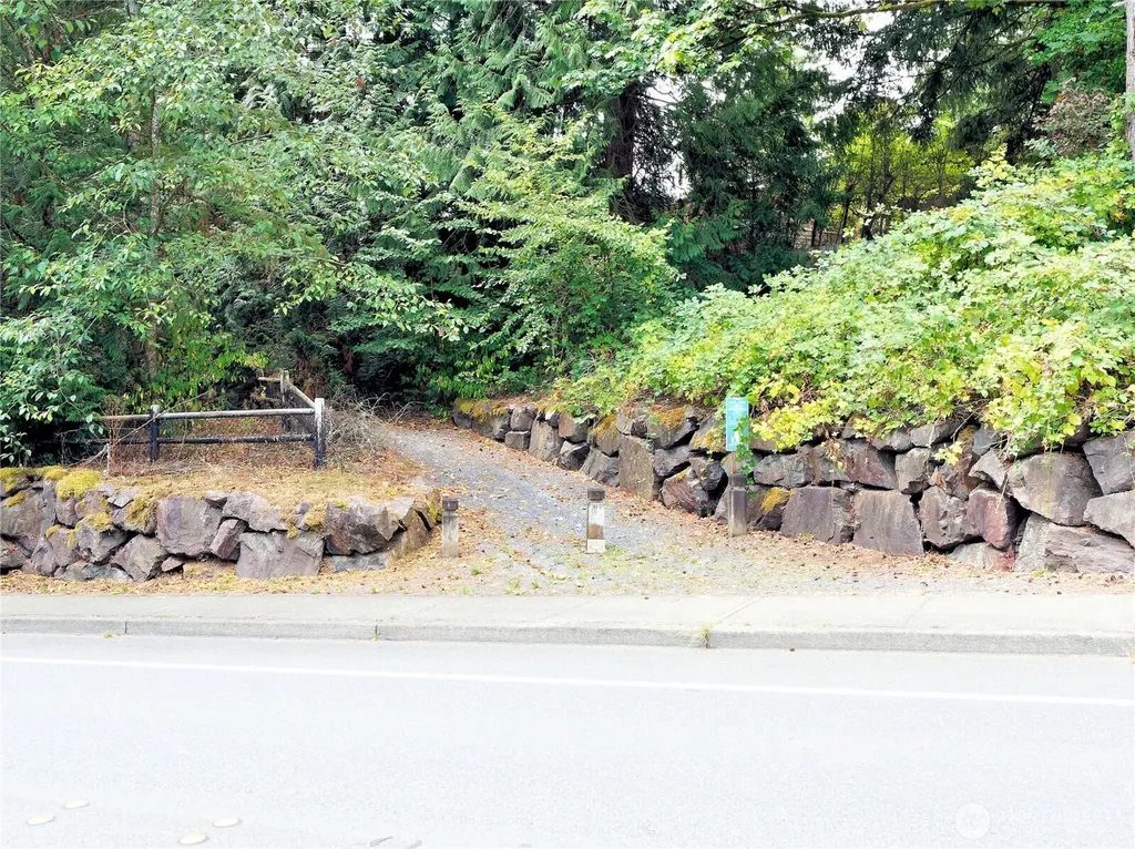 17204 Northup Way Bellevue WA 98008