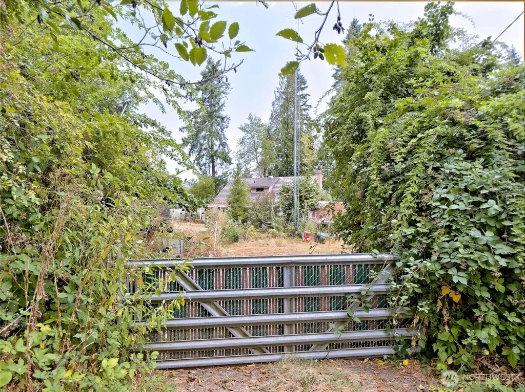 17204 Northup Way Bellevue WA 98008