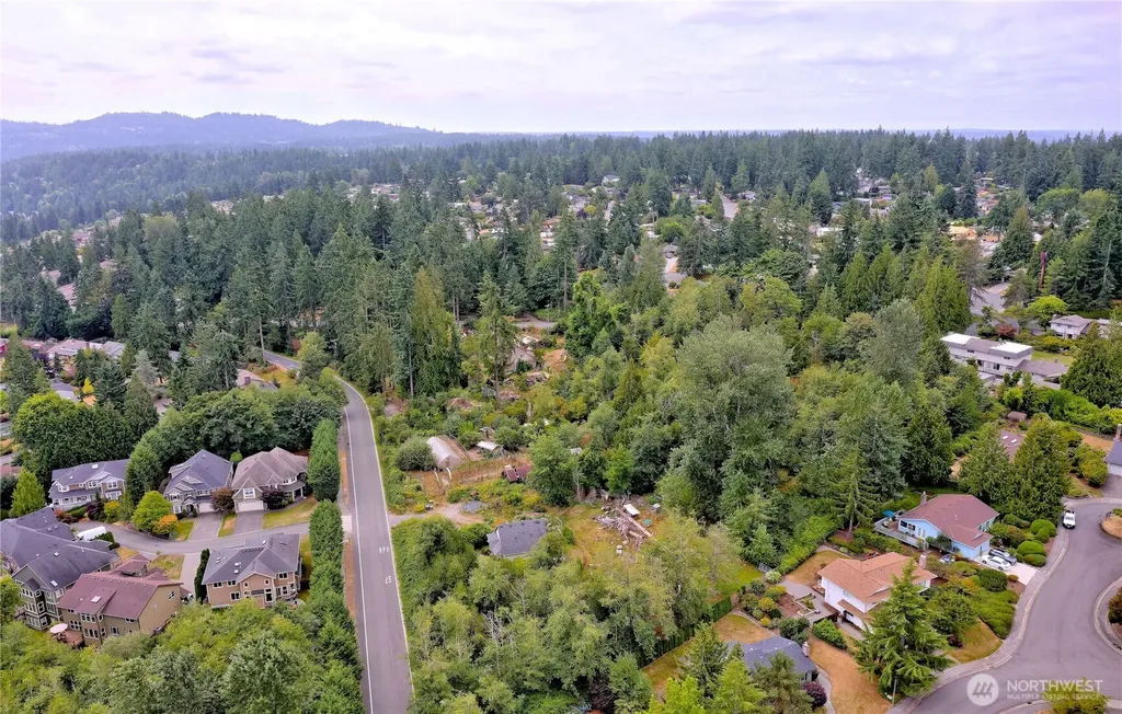 17204 Northup Way Bellevue WA 98008