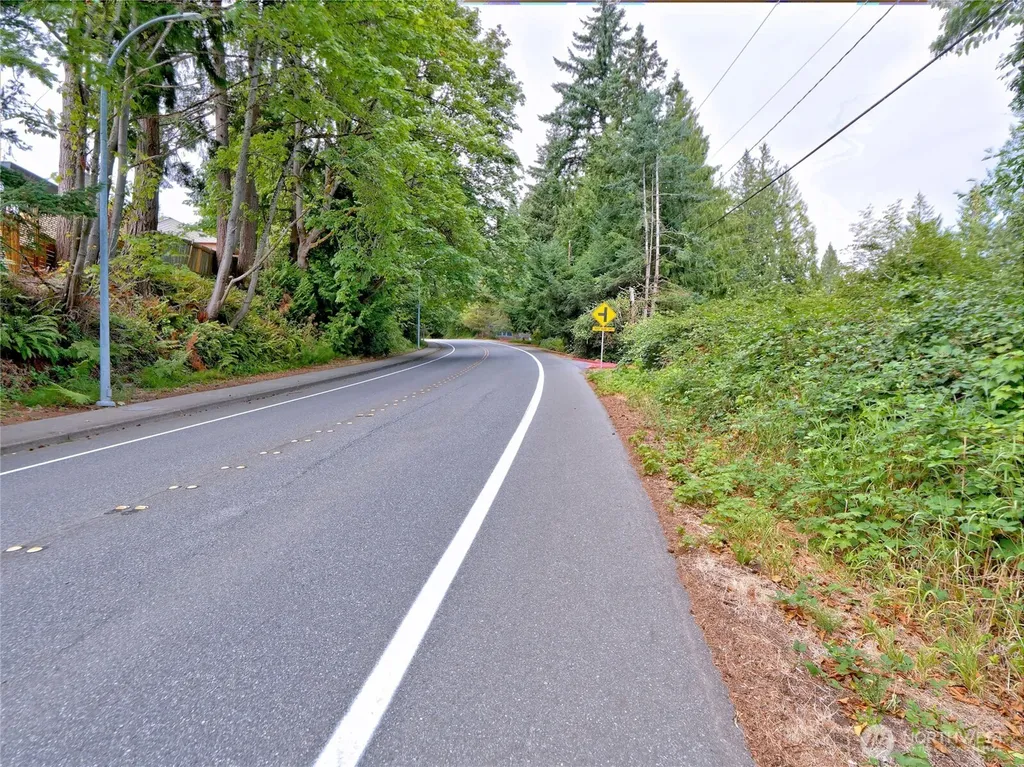 17204 Northup Way Bellevue WA 98008