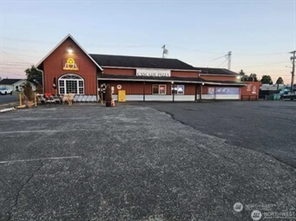 203 W Main Street Elma WA 98541