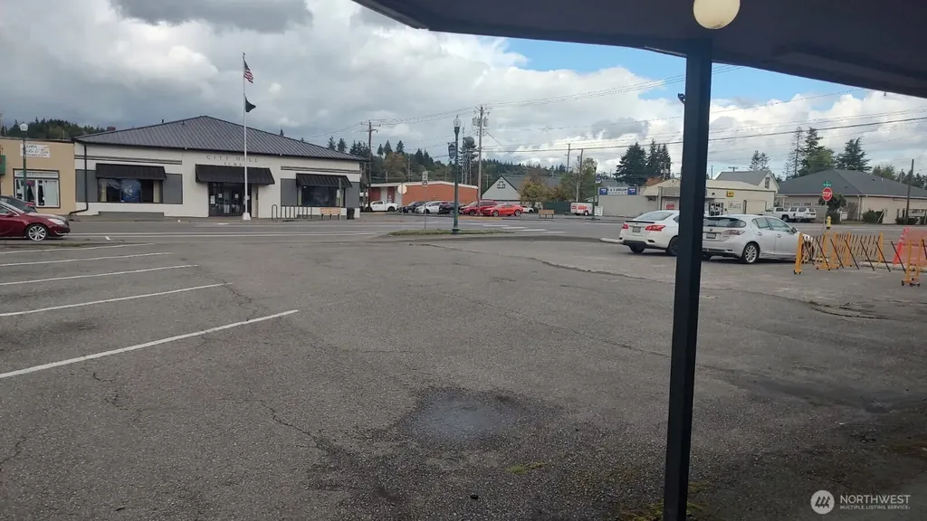 203 W Main Street Elma WA 98541