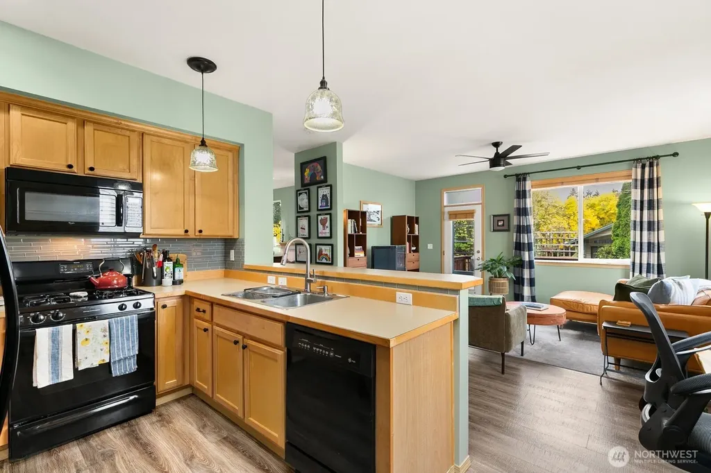 17928 15th Avenue W Lynnwood WA 98037