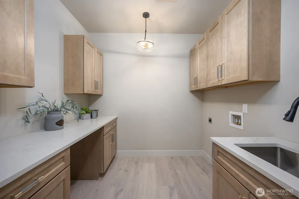 2053 H.2 Road Moses Lake WA 98837