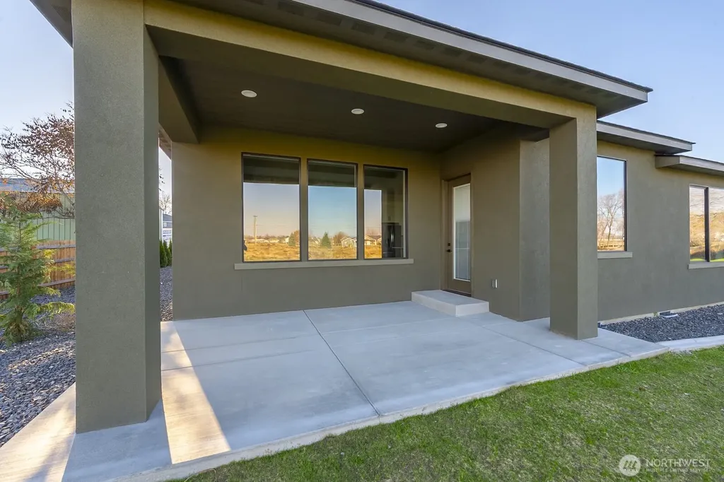 2053 H.2 Road Moses Lake WA 98837