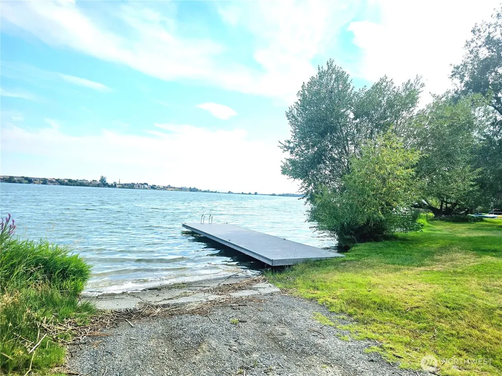 2053 H.2 Road Moses Lake WA 98837