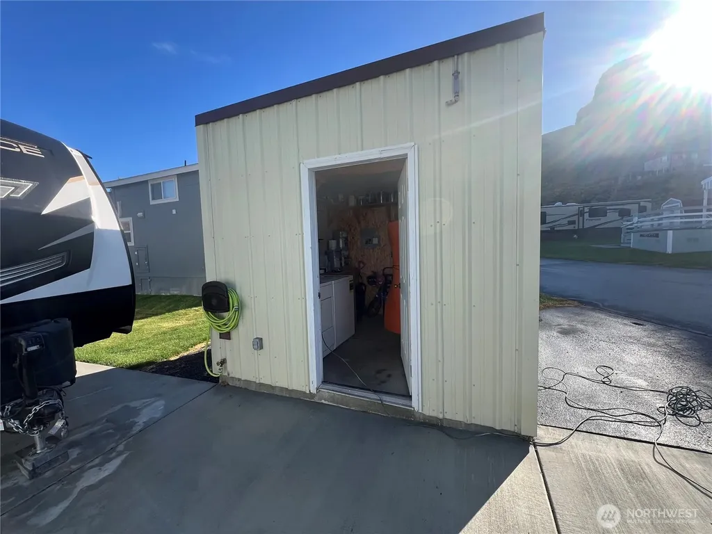 31465 Moore Road NE Coulee City WA 99115