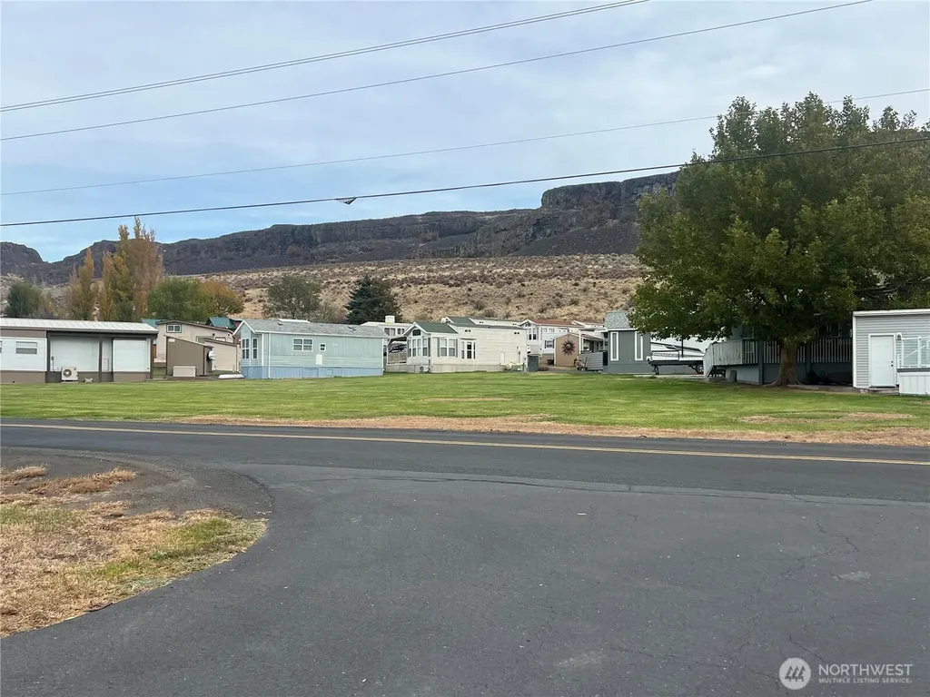 31465 Moore Road NE Coulee City WA 99115