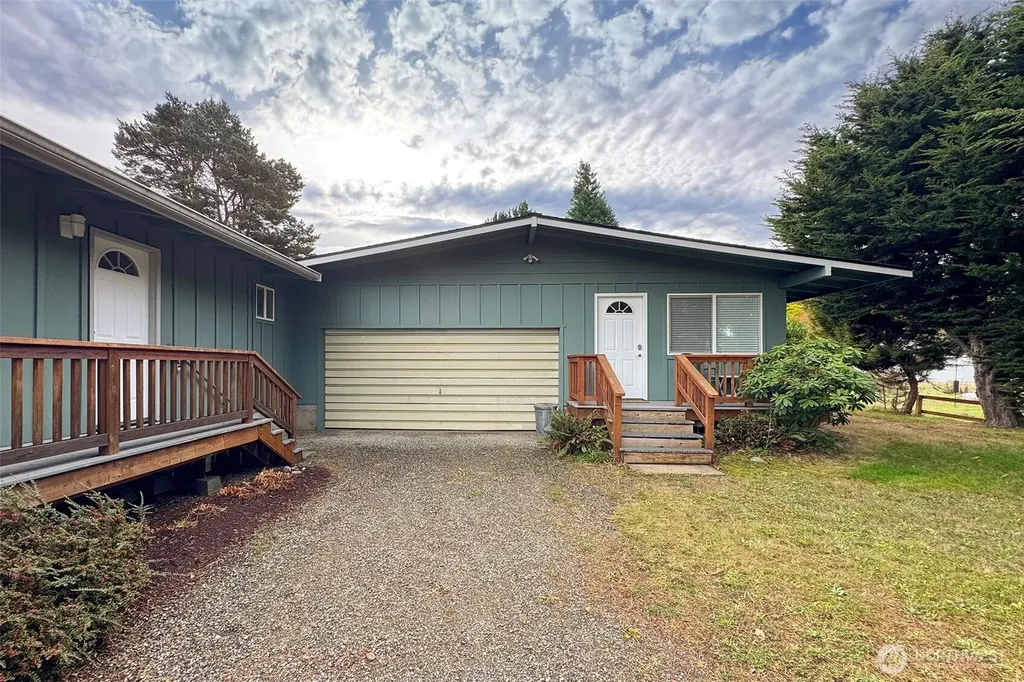 241 Bay View Street Sequim WA 98382