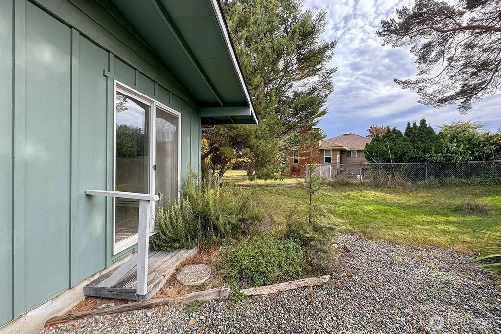 241 Bay View Street Sequim WA 98382